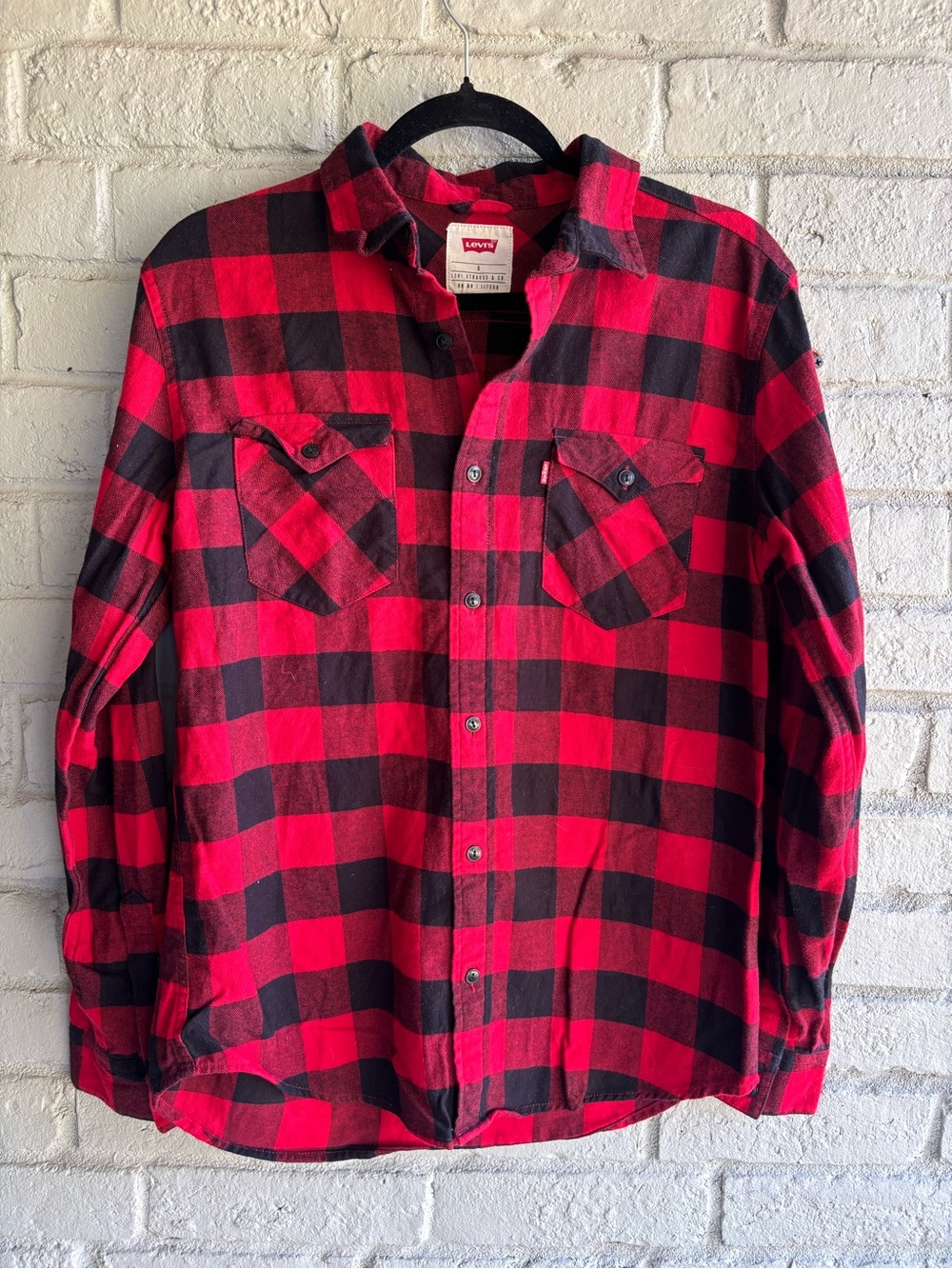 Levi's Red and Black Buffalo Plaid Shirt Sz S front pockets preloved Cotton